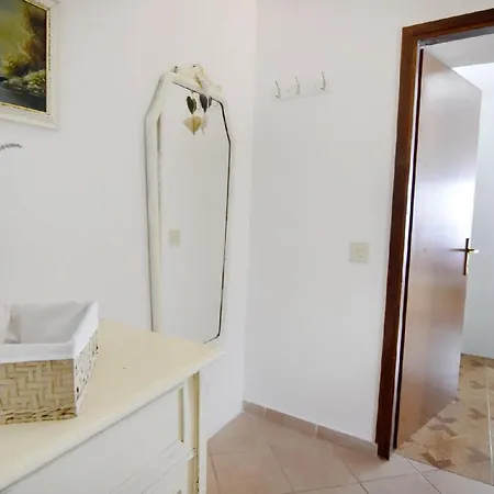 Appartement Silva Erdgeschosswohnung Mit Garten Bašanija