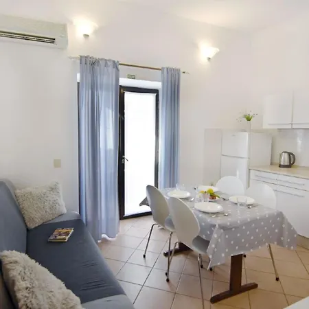 Silva Erdgeschosswohnung Mit Garten * Bašanija